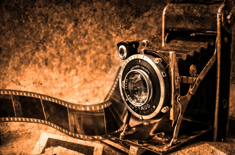 photographe-SIGALE-min_light-wood-night-camera-photography-vintage-1245236-pxhere.com